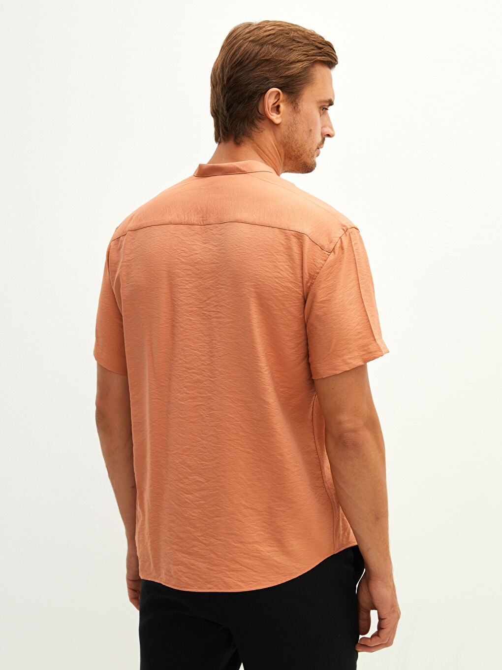 Pembe Slim Fit Hakim Yaka Kısa Kollu Erkek Gömlek-4