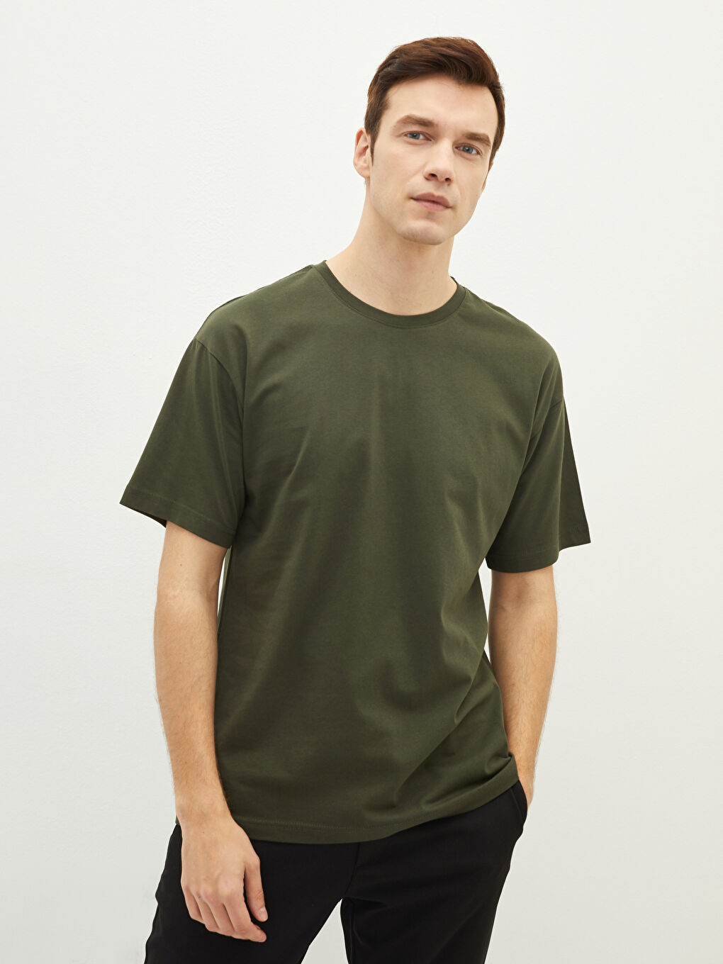 T-shirt Basique à Manches Courtes et Col Rond pour Hommes-1