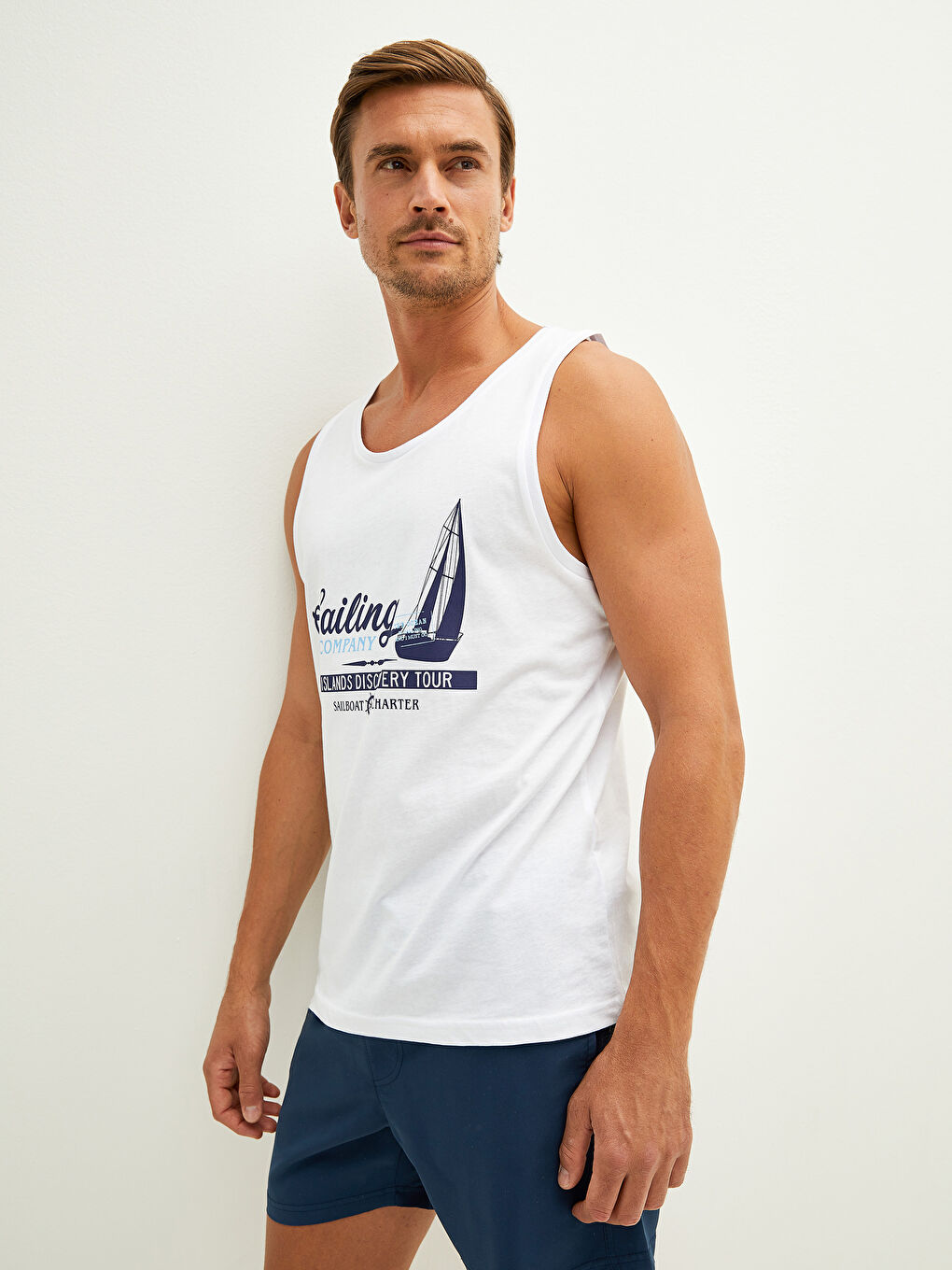 Beyaz Bisiklet Yaka Baskılı Pamuklu Erkek Kolsuz Tişört-2