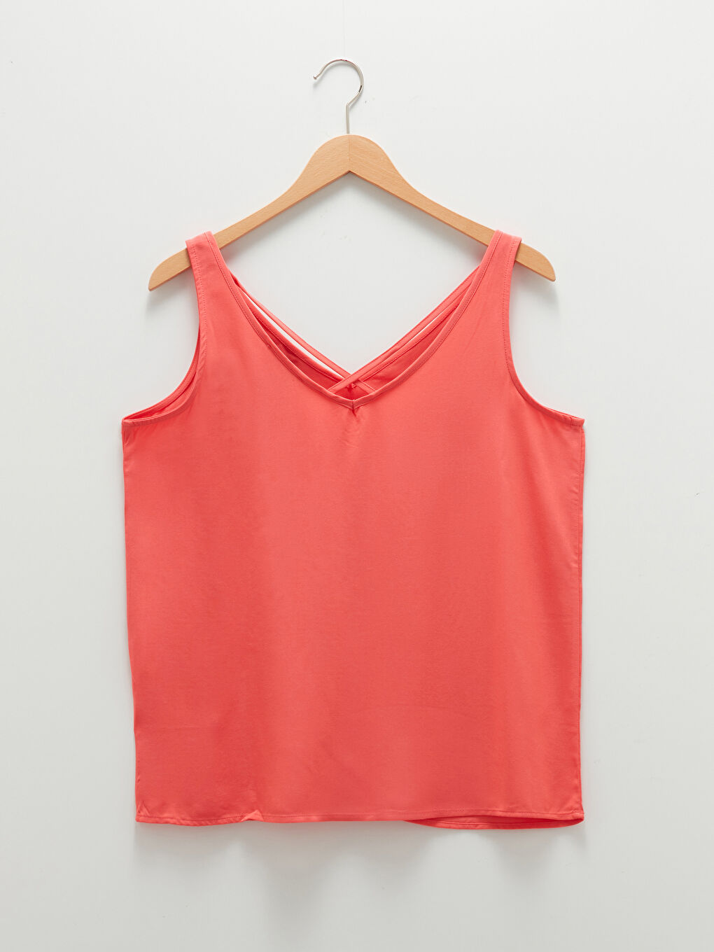 LCWAIKIKI Classic V Neck Straight Strap Viscose Women's Blouse -S1M597Z8-GPU