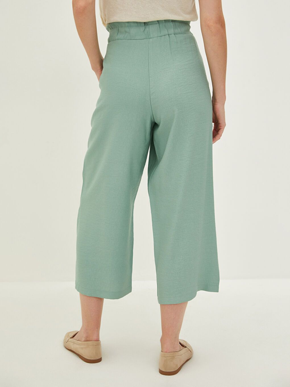 Yeşil Kadın Beli Lastikli Rahat Kalıp Düz Kapri-4