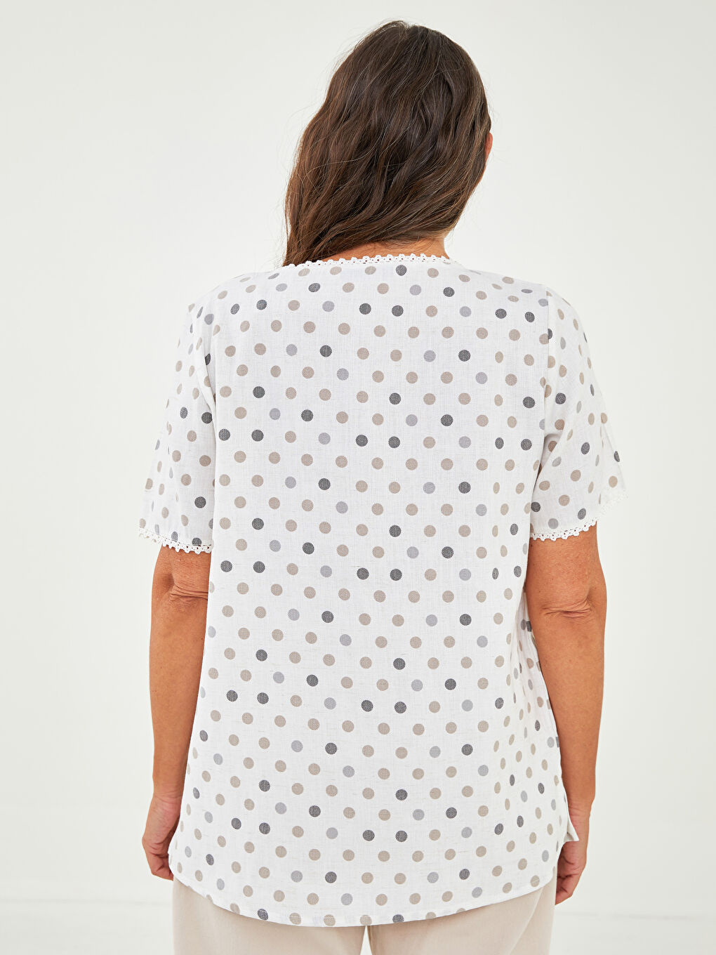 بلوزة ياقة دائرية نقشة البولكا دوت كم قصير للسيدات-4