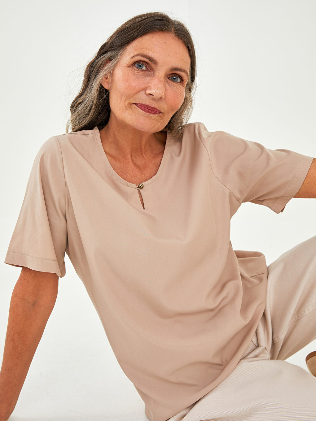 Crew Neck Plain Short Sleeve Women's Blouse