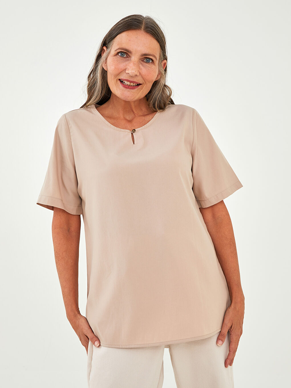 Crew Neck Plain Short Sleeve Women's Blouse-1