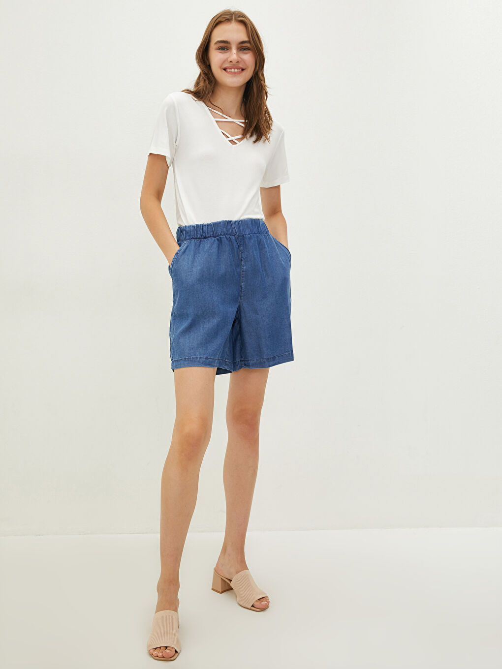Elastic Waist Wide Fit Straight Pocket Detailed Women's Jean Shorts -S1M756Z8-563