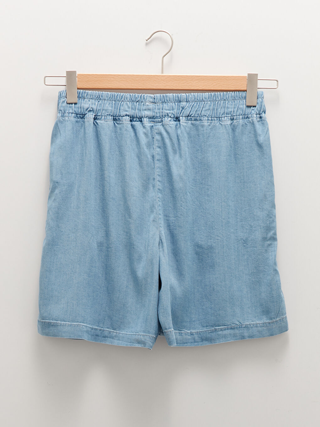 Short Bermuda en Jean pour Femmes à Taille Élastique et Poches Plates Détaillées-6