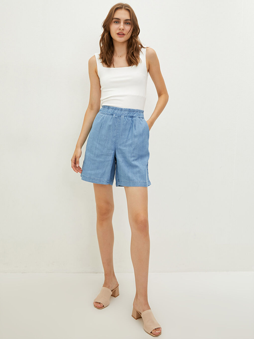 Short Bermuda en Jean pour Femmes à Taille Élastique et Poches Plates Détaillées-1