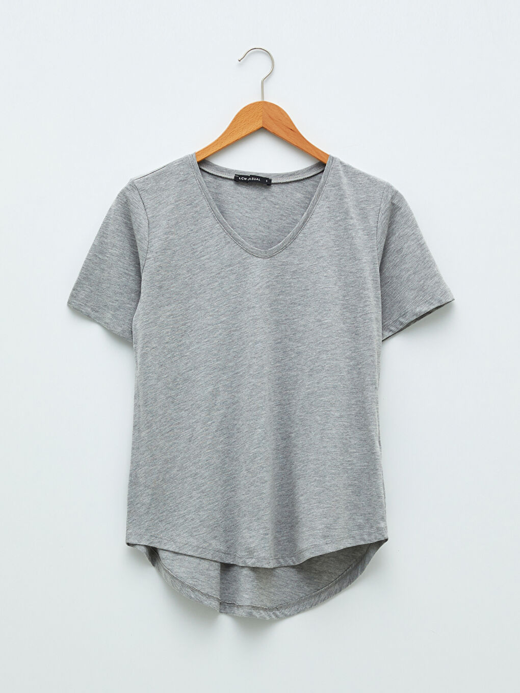 Gri V Yaka Düz Kısa Kollu Kadın Tişört-5