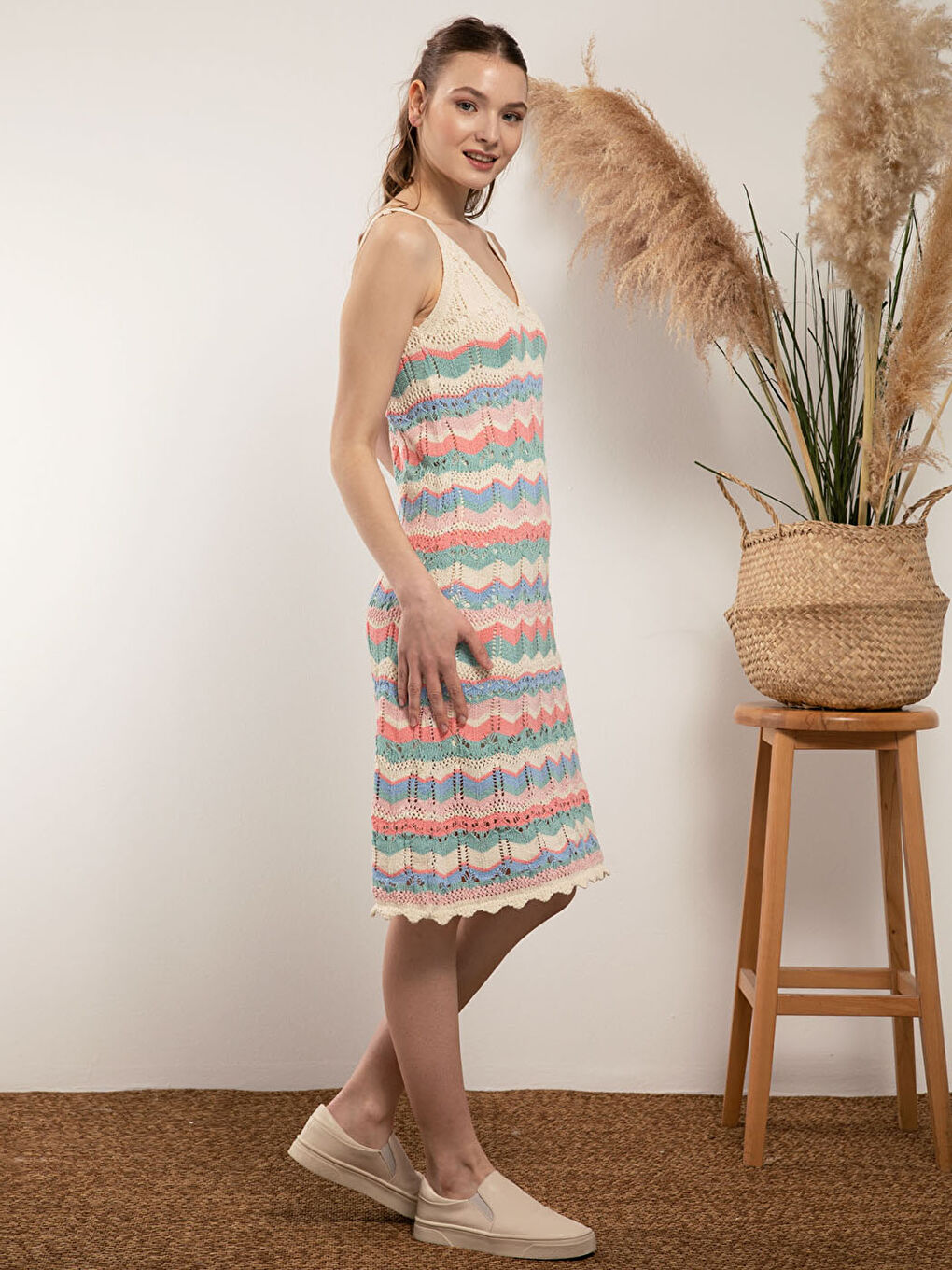 Bej AVRILE Askılı V Yaka Çizgili Kadın Triko Elbise-2