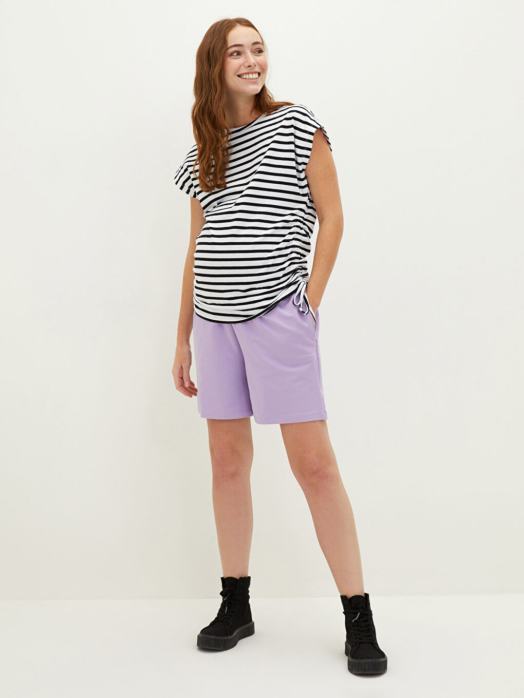 Elastic Waist Straight Pocket Detailed Maternity Shorts