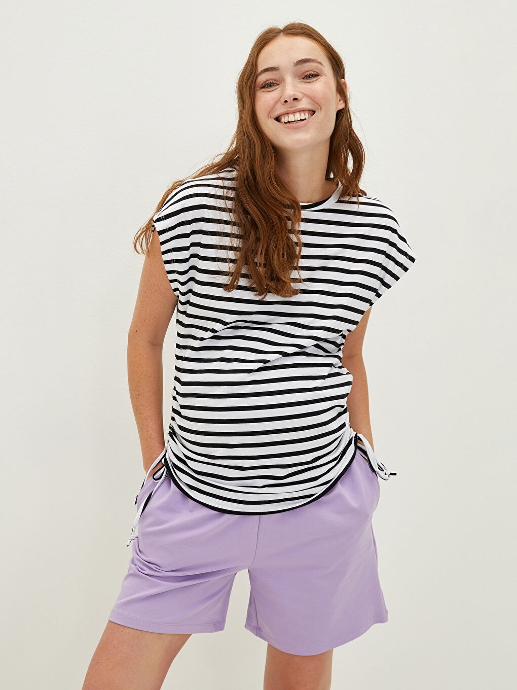 Elastic Waist Straight Pocket Detailed Maternity Shorts-1