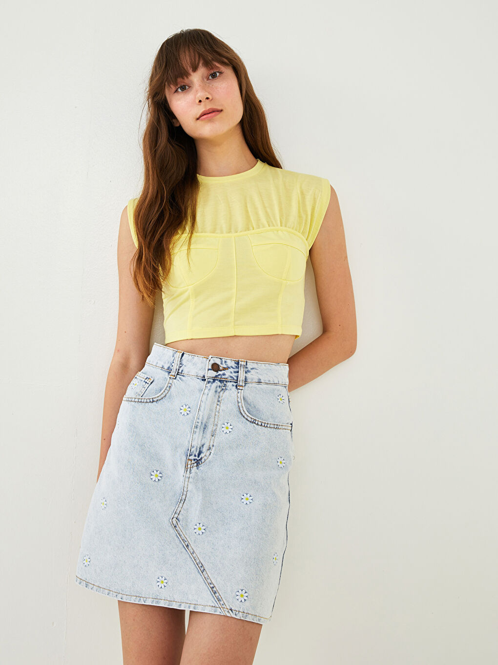 Mavi Cepli Papatya Nakışlı Kadın Jean Etek-1