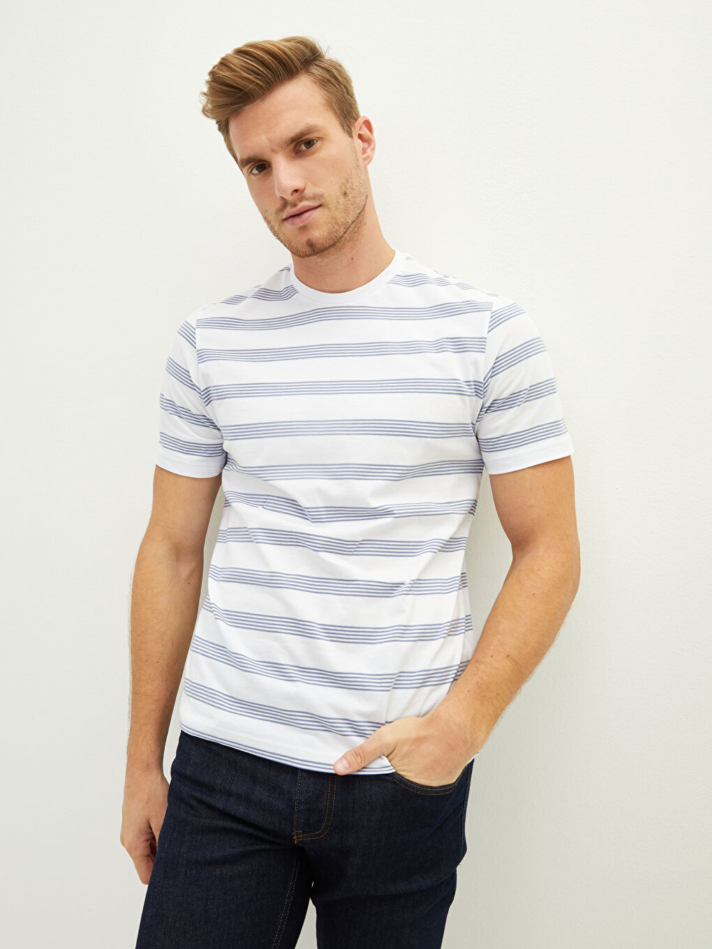 LCWAIKIKI Classic Crew Neck Short Sleeve Striped Jersey Men's T-Shirt -S1M908Z8-LEN