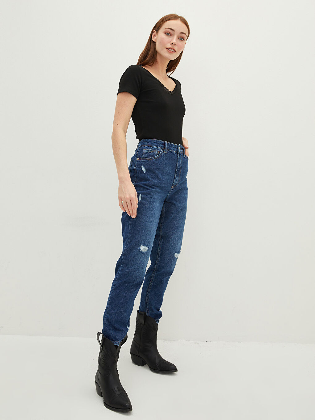 Siyah V Yaka Düz Kısa Kollu Kadın Bluz-1