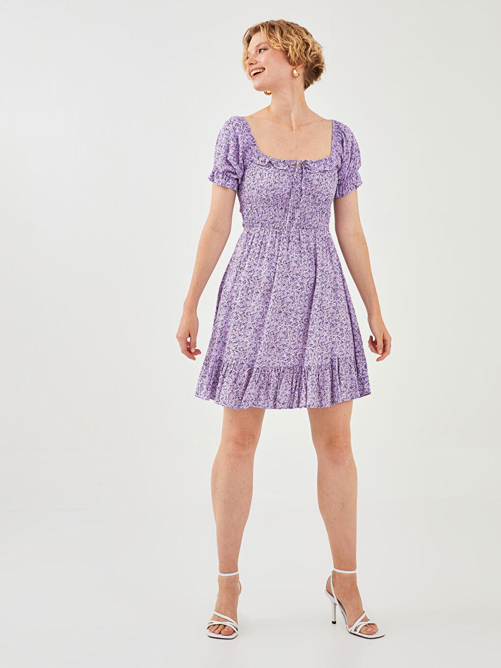 فستان نسائي فيسكوز بأكمام قصيرة ونقشة زهور وياقة واسعة-3