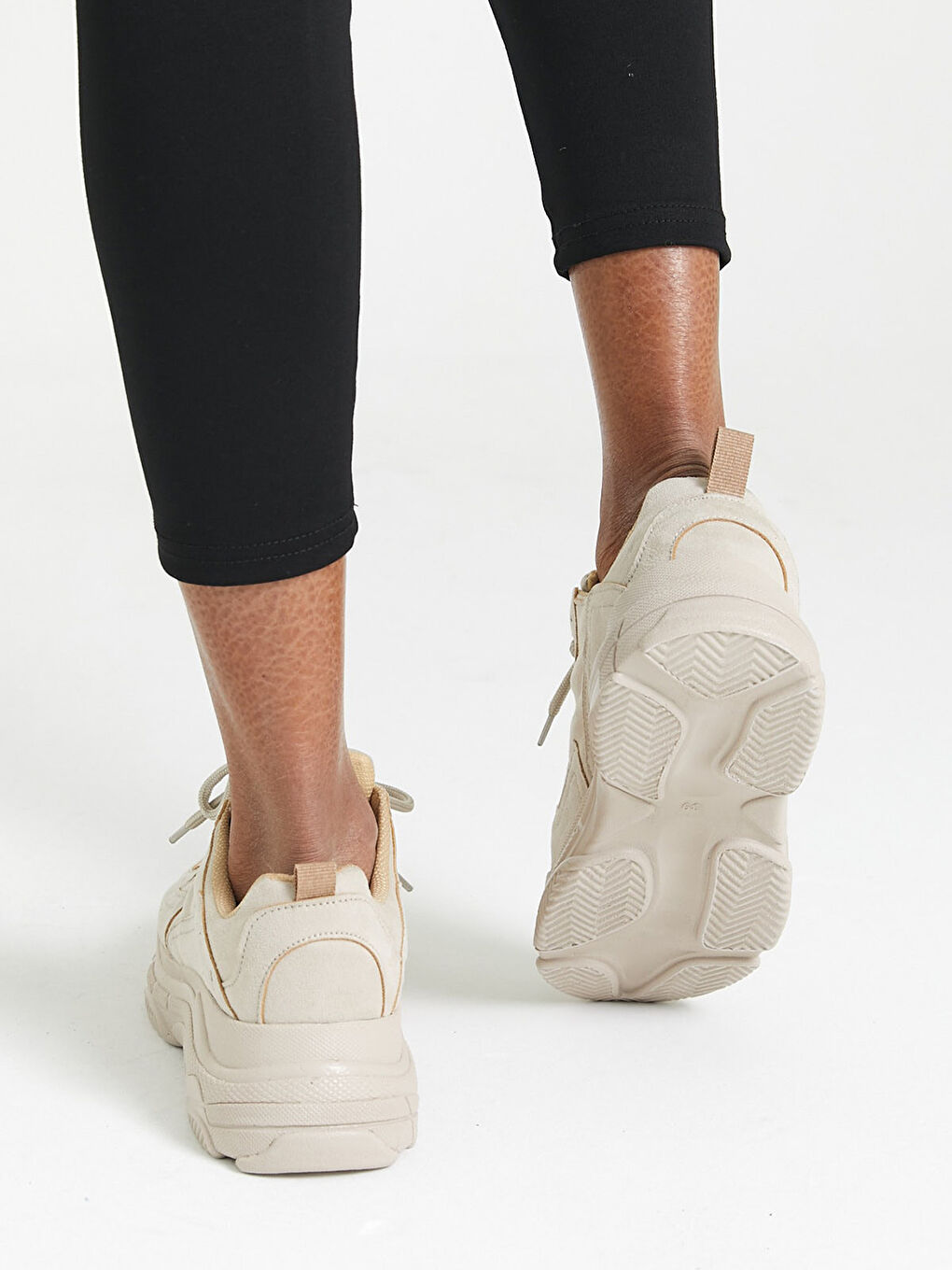 Bej Kalın Tabanlı Bağcıklı Kadın Aktif Spor Ayakkabı-10