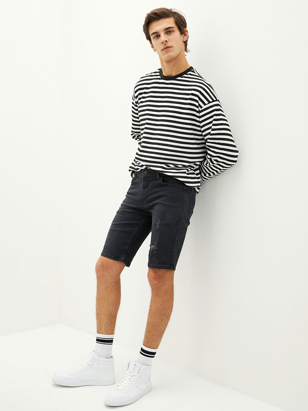 Siyah Dar Kalıp Erkek Jean Şort