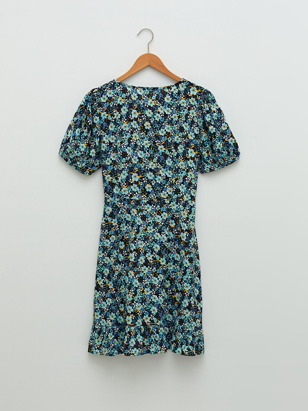 Mavi V Yaka Çiçekli Kısa Kollu Viskon Kadın Elbise-6