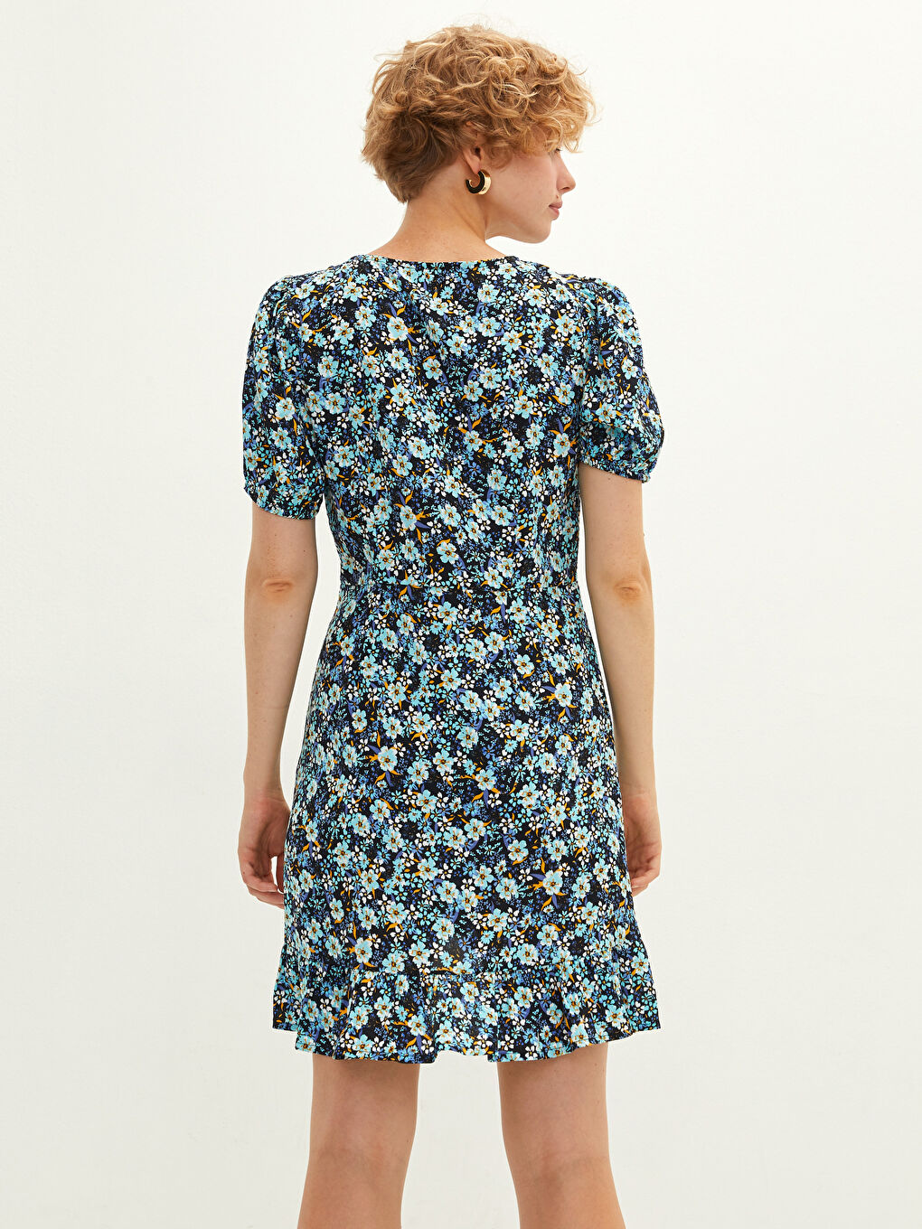 Mavi V Yaka Çiçekli Kısa Kollu Viskon Kadın Elbise-4