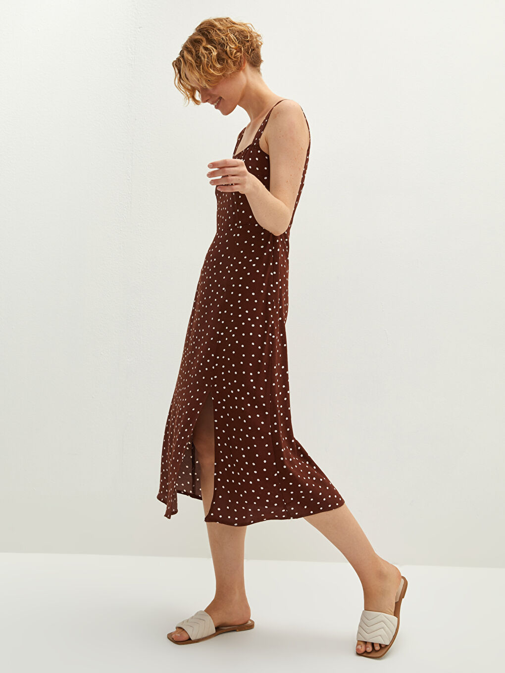 Rochie din Vâscoză cu Guler Pătrat, Buline și Bretele pentru Femei