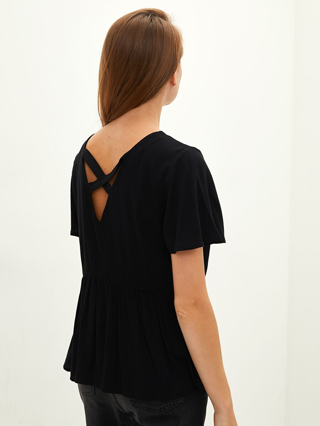 Siyah V Yaka Düz Kısa Kollu Kadın Bluz-4