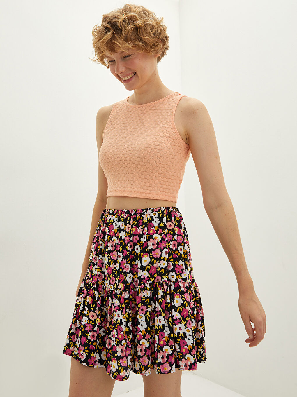 Mercan Bisiklet Yaka Kendinden Desenli Kadın Atlet-1