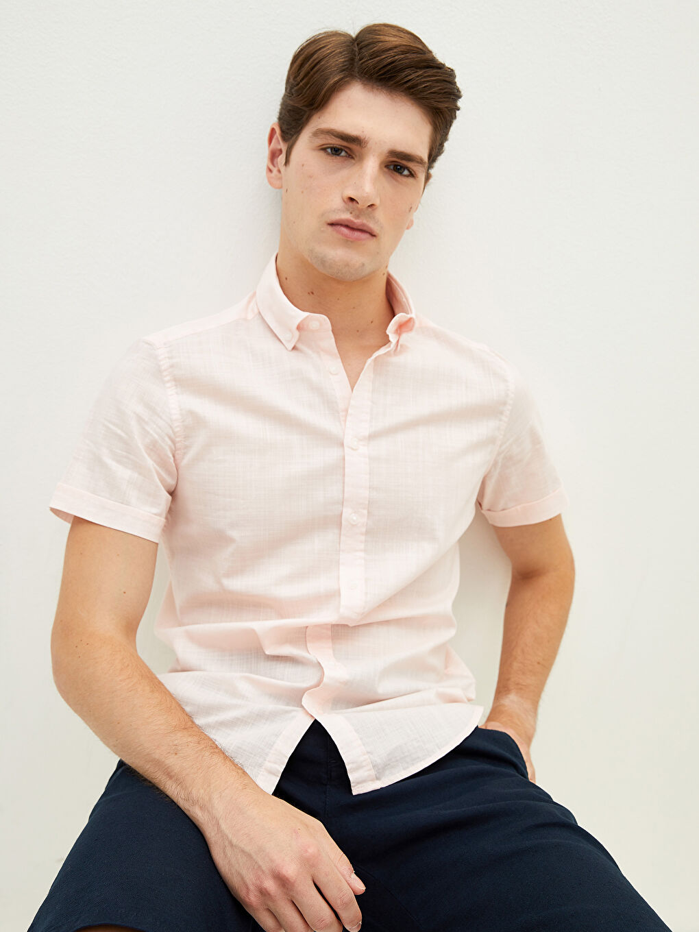 قميص رجالي كم قصير قطن بقصة رفيعة