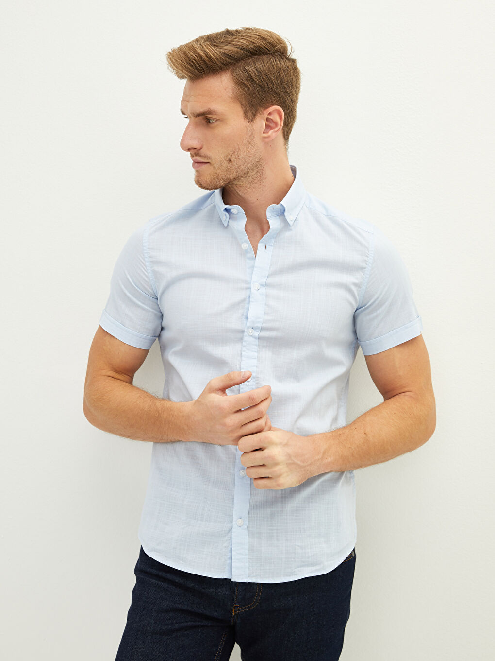 قميص رجالي كم قصير قطن بقصة رفيعة-1