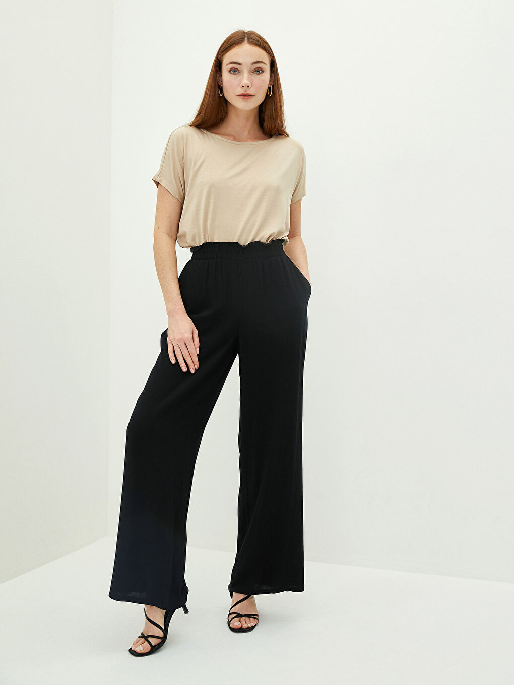 Панталони за Жени от Вискоза с Еластична Талия, Прави Крачоли и Детайлни Джобове