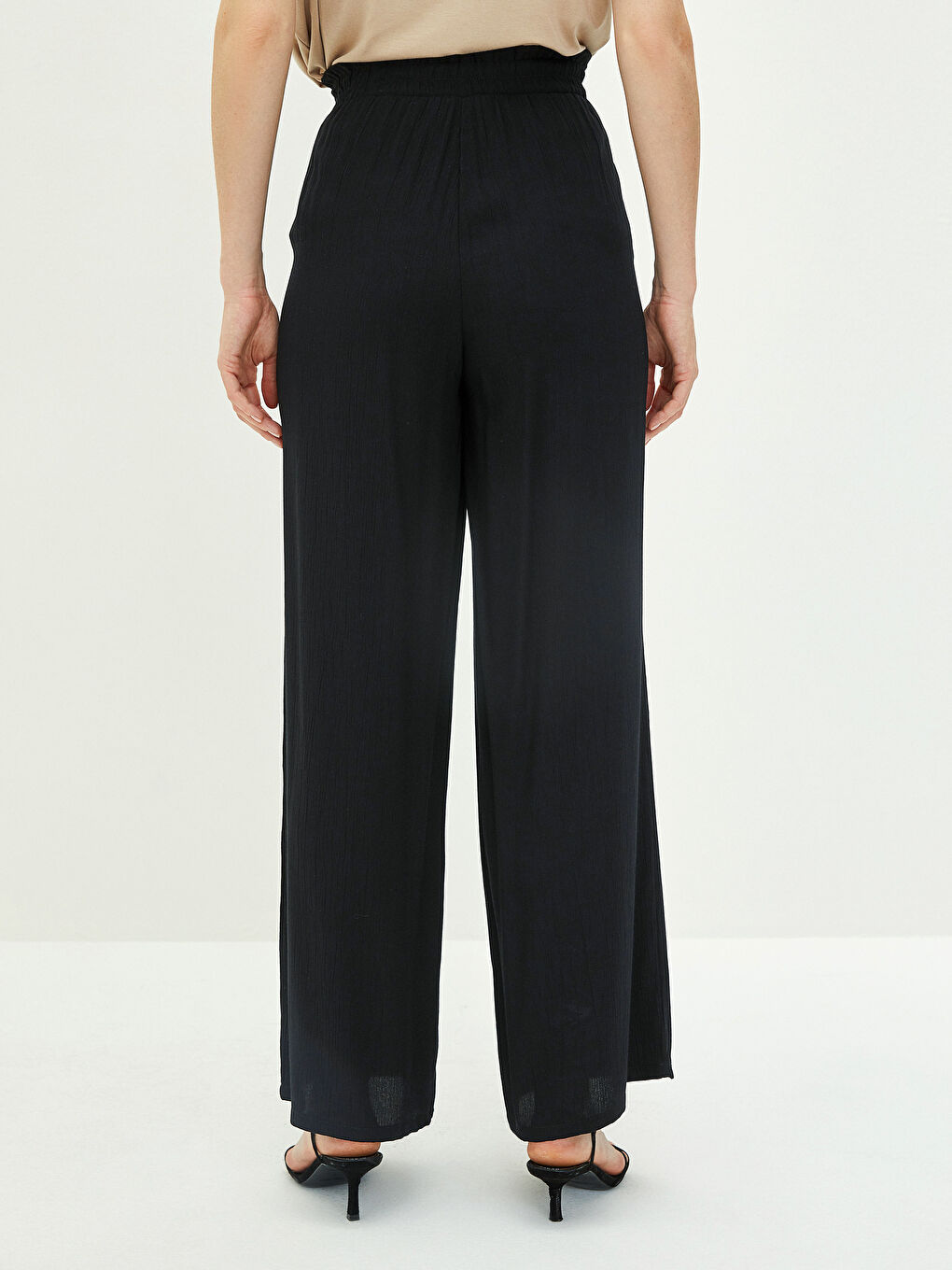 Панталони за Жени от Вискоза с Еластична Талия, Прави Крачоли и Детайлни Джобове-3