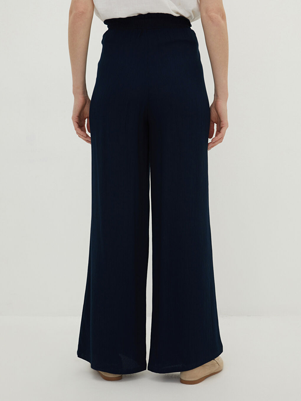 Lacivert Beli Lastikli Düz Cep Detaylı Viskon Kadın Pantolon-4