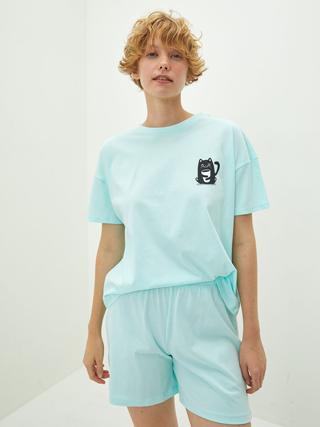 Turkuaz Bisiklet Yaka Baskılı Kısa Kollu Pamuklu Kadın Şortlu Pijama Takımı