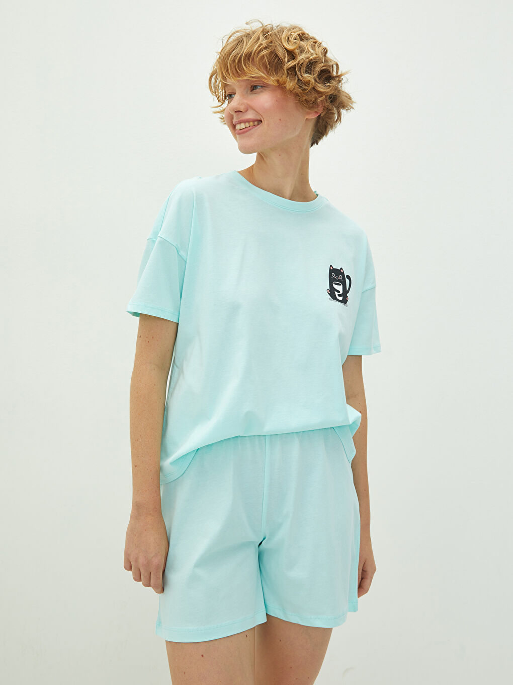 Turkuaz Bisiklet Yaka Baskılı Kısa Kollu Pamuklu Kadın Şortlu Pijama Takımı-1