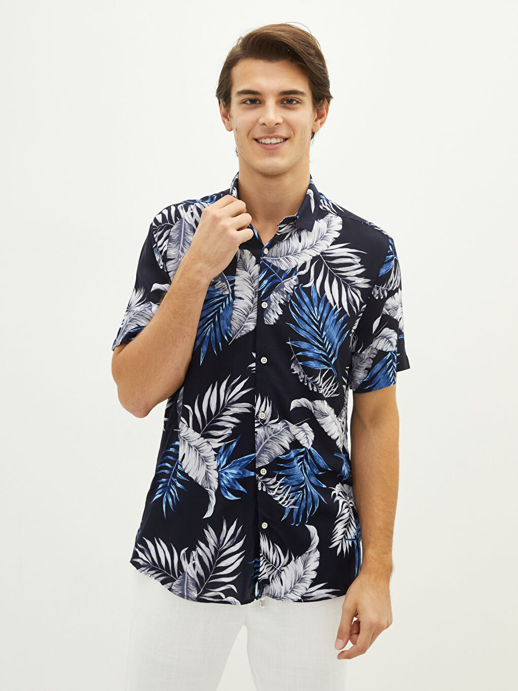 قميص رجالي ضيق بنقشة وأكمام قصيرة للرجال-1