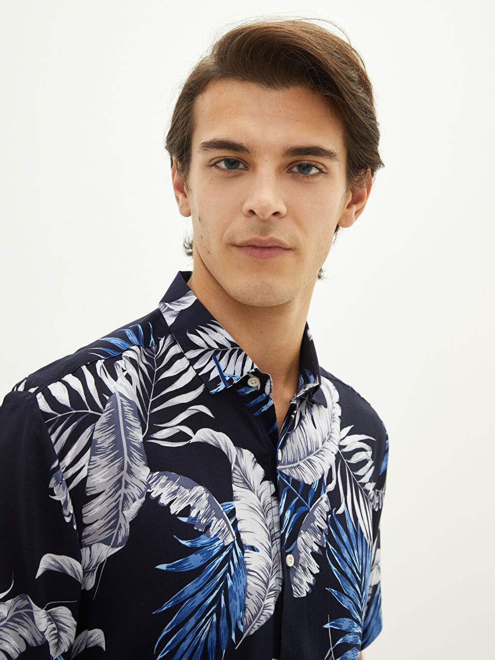 قميص رجالي ضيق بنقشة وأكمام قصيرة للرجال-3