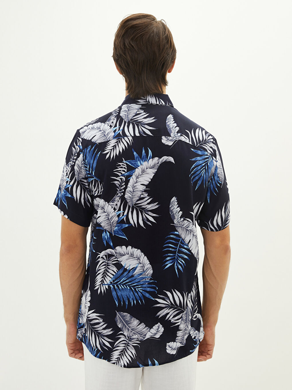 قميص رجالي ضيق بنقشة وأكمام قصيرة للرجال-4