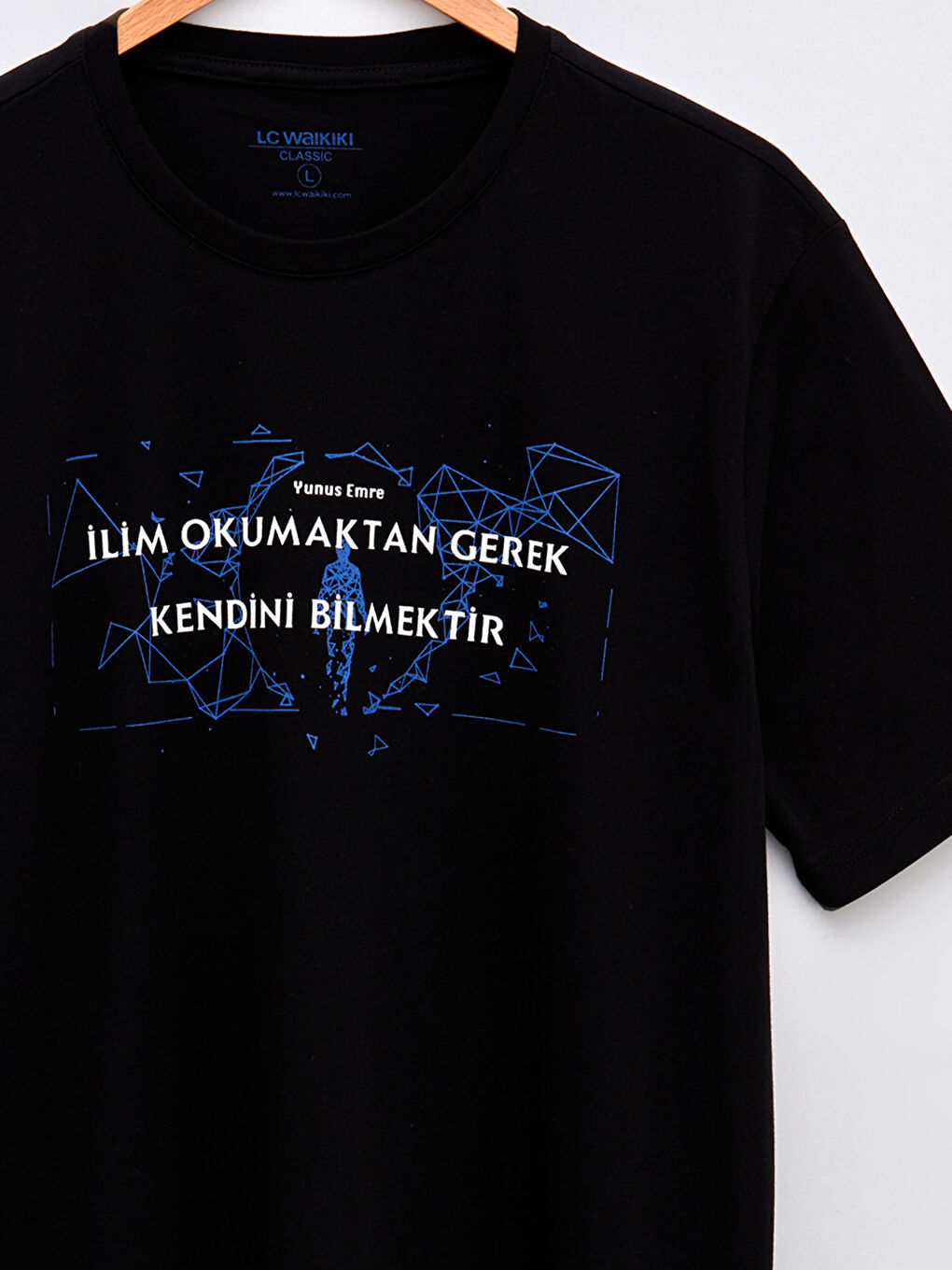 Siyah Bisiklet Yaka Kısa Kollu Yunus Emre Söz Baskılı Penye Erkek Tişört-7