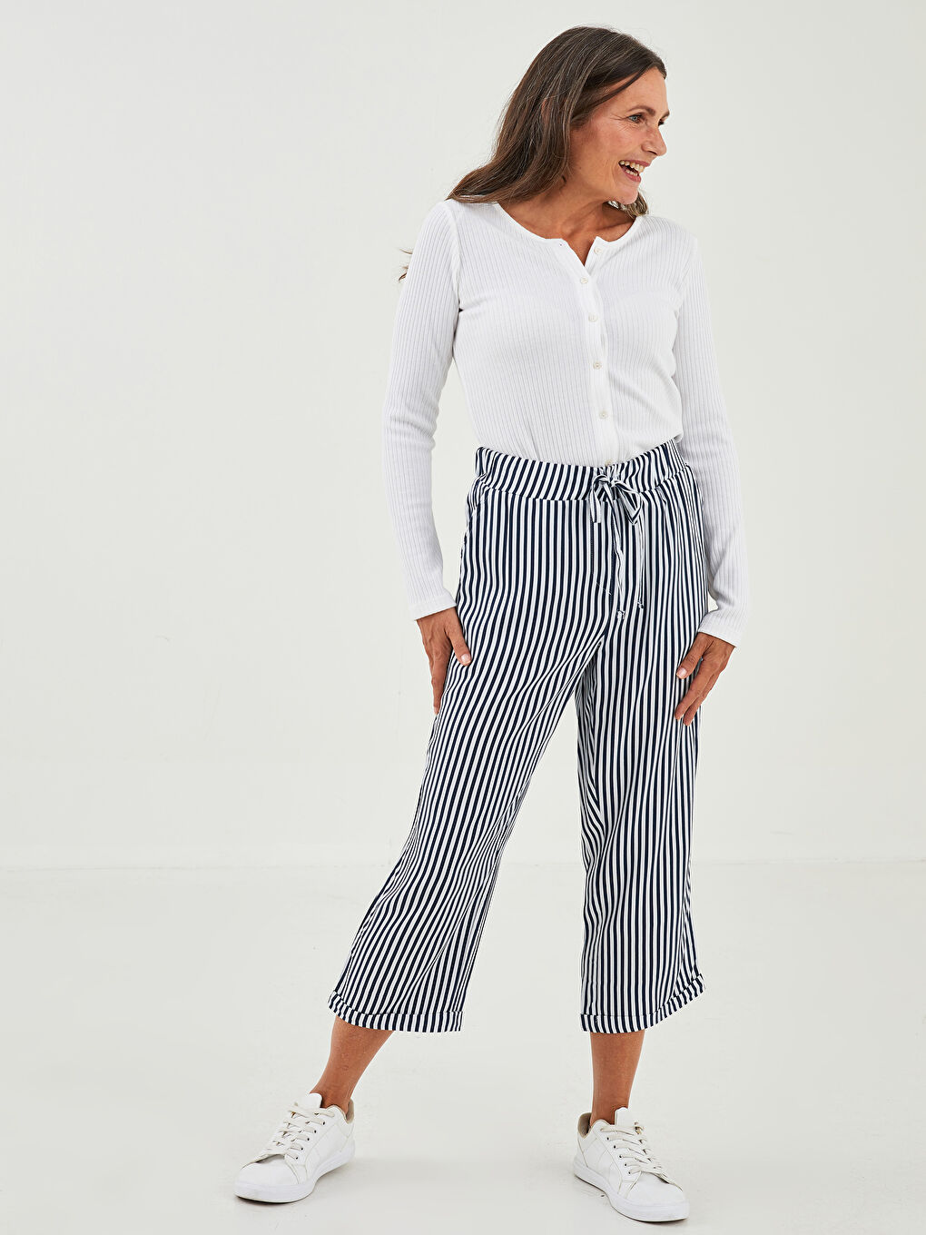 Elastic Waist Striped Pocket Detailed Belmando Fabric Women's Capri -S1MM48Z8-LGS