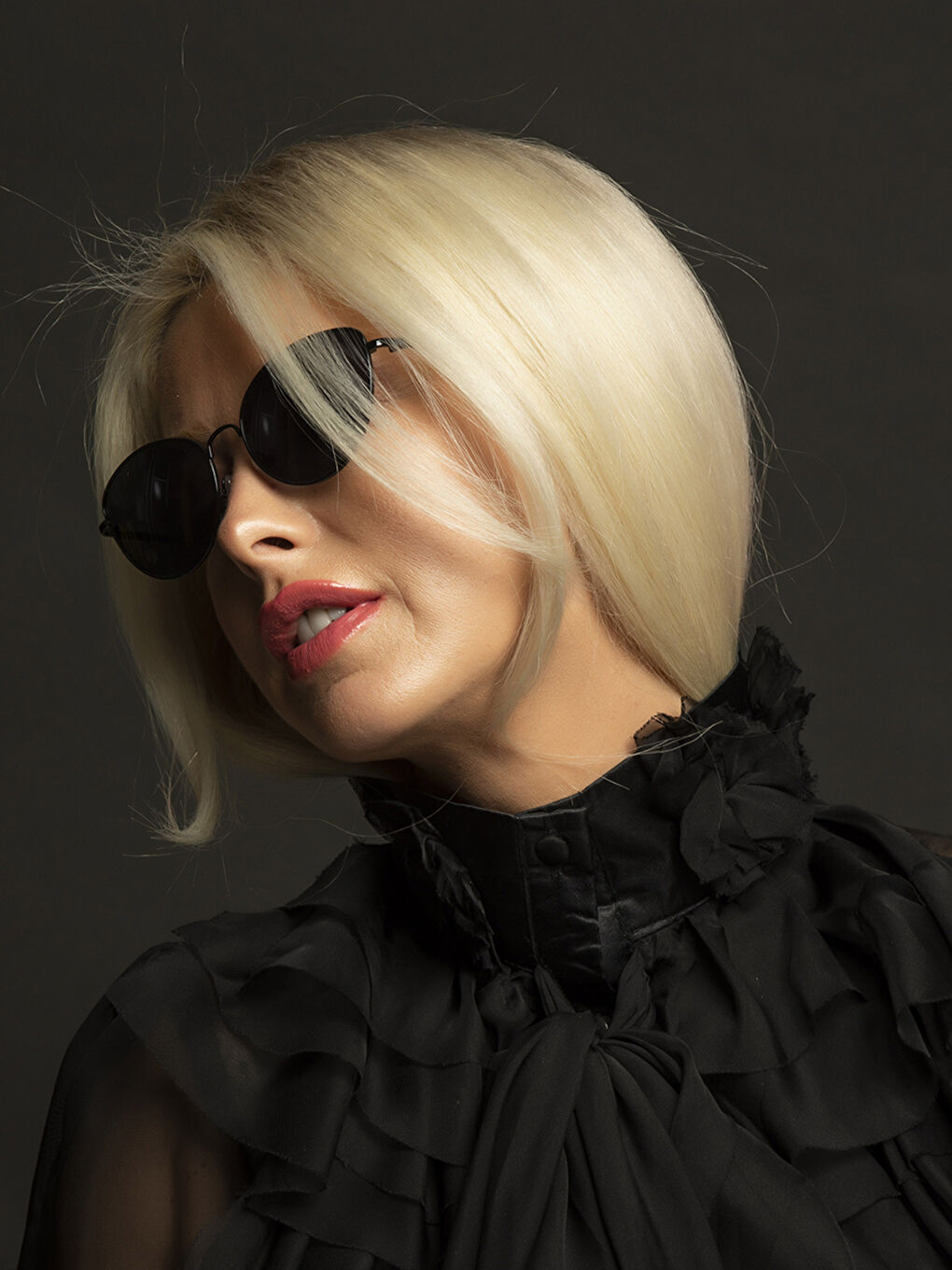 نظارات شمسية نسائية بإطار دائري من POLO UK-3