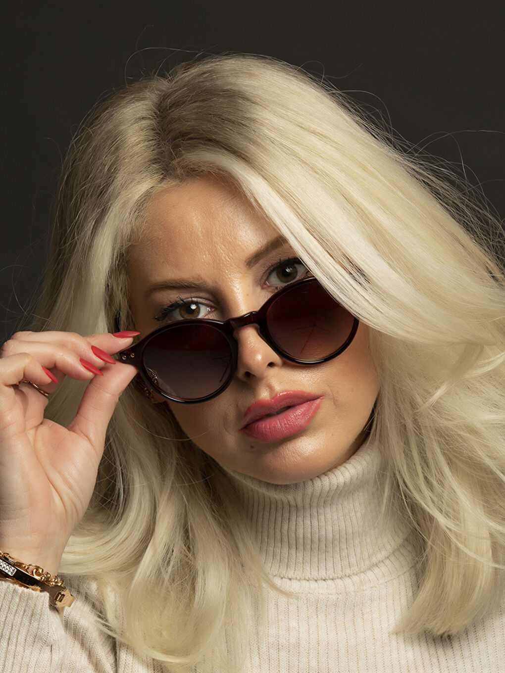 POLO UK Lunettes de Soleil Femme à Monture Ronde-1