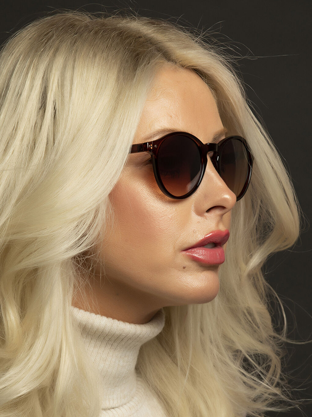 POLO UK Lunettes de Soleil Femme à Monture Ronde-3