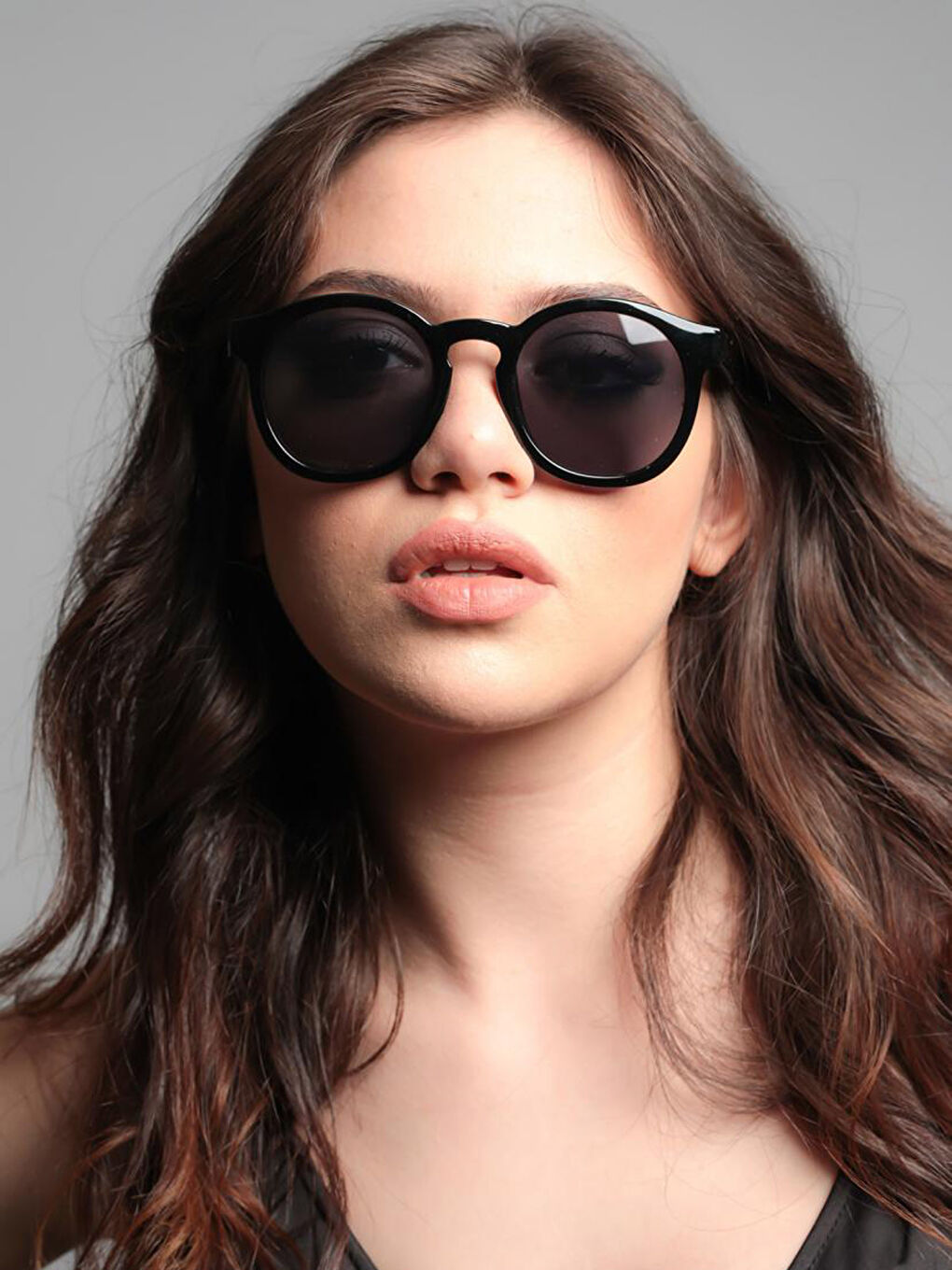 نظارات شمسية نسائية بإطار دائري من POLO UK-2