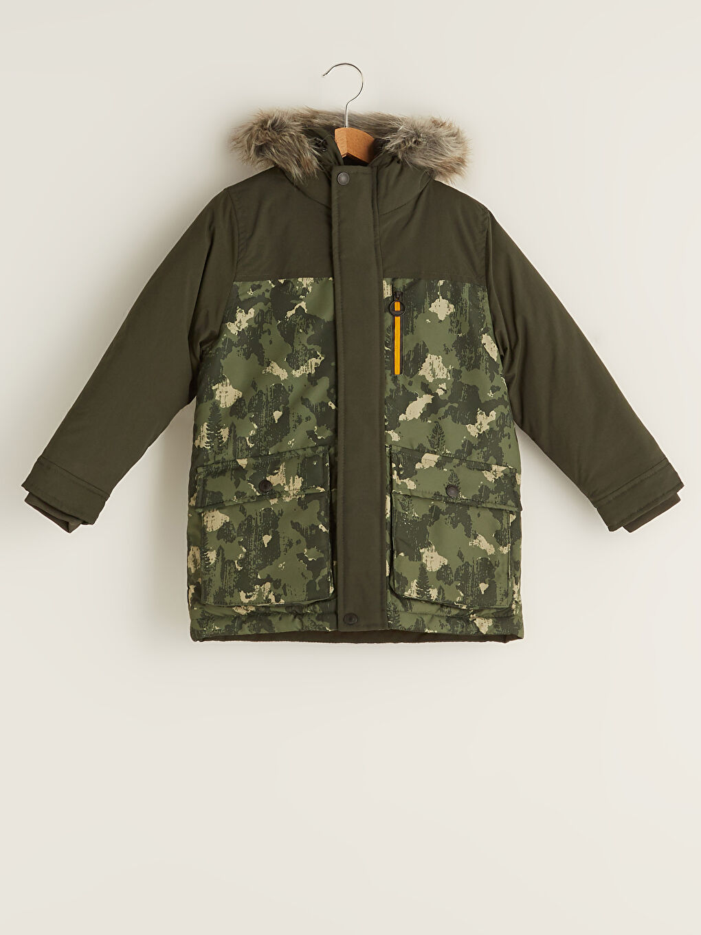 LCW Kids Manteau Épais à Capuche Imprimé Camouflage pour Garçon -W10026Z4-LS6