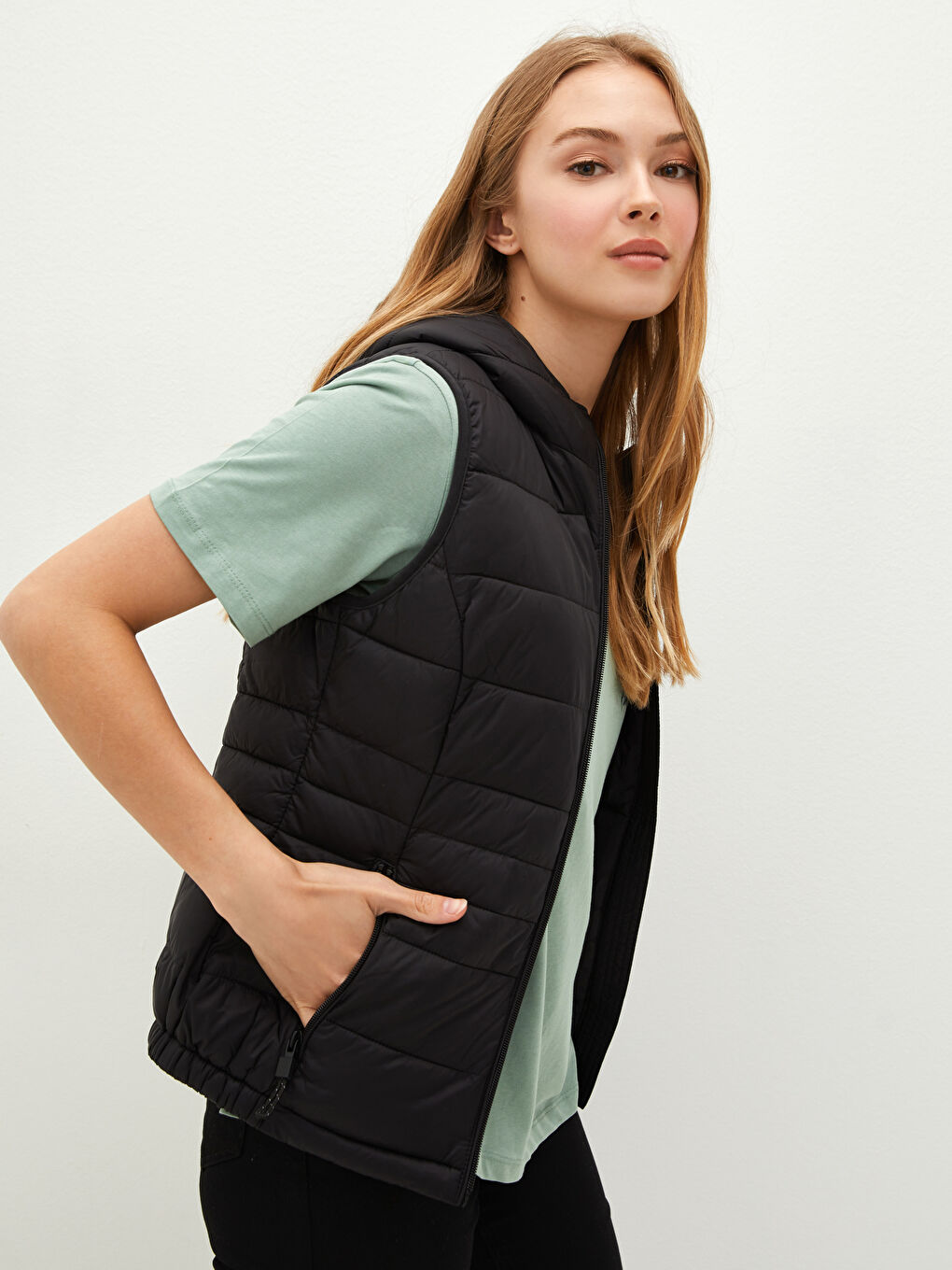 Hooded Collar Straight Sleeveless Zipper Closure Women's Inflatable Vest-4