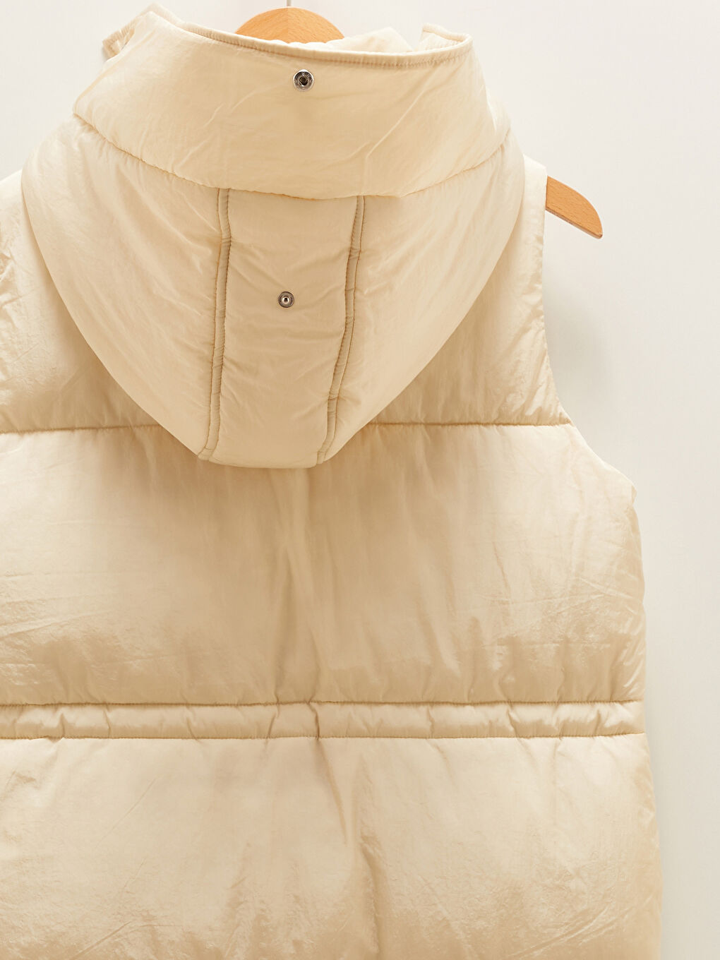 Hooded Collar Regular Sleeveless Pocket Detailed Women's Down Vest-8