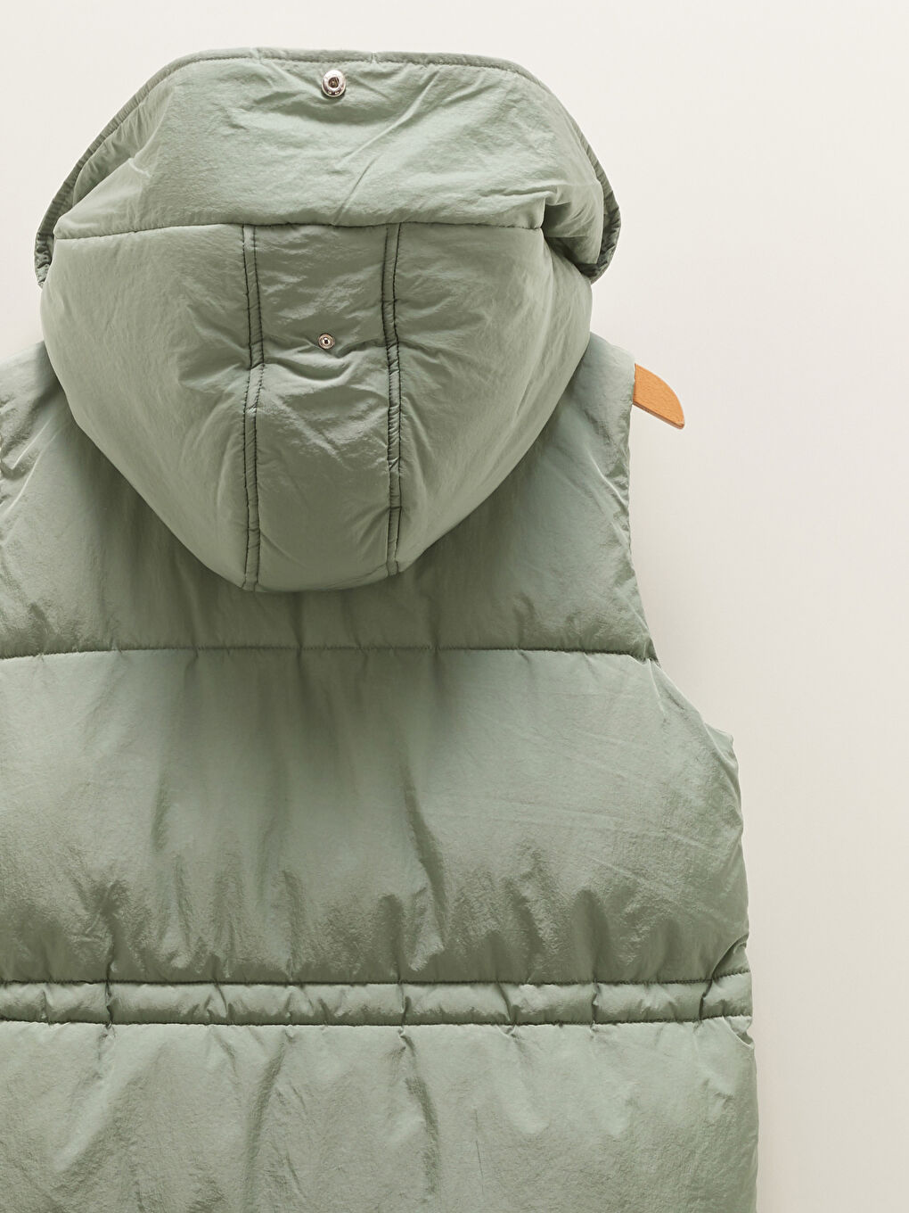 Дутый жилет с капюшоном, стандартный, без рукавов, с карманами для женщин-8