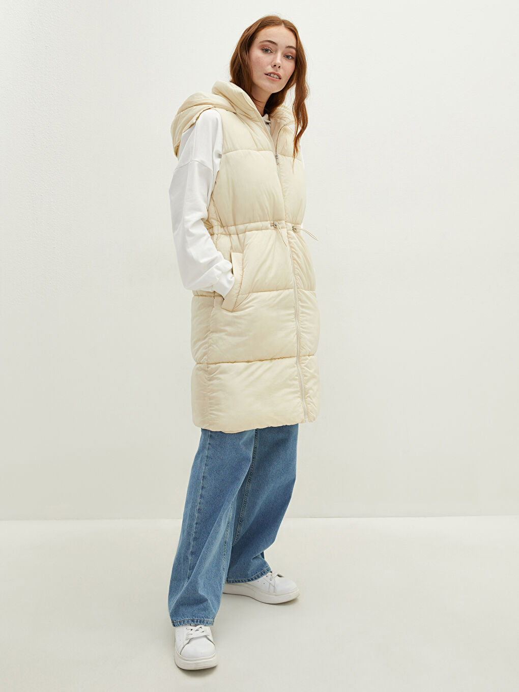 Hooded Collar Regular Sleeveless Pocket Detailed Women's Down Vest-1