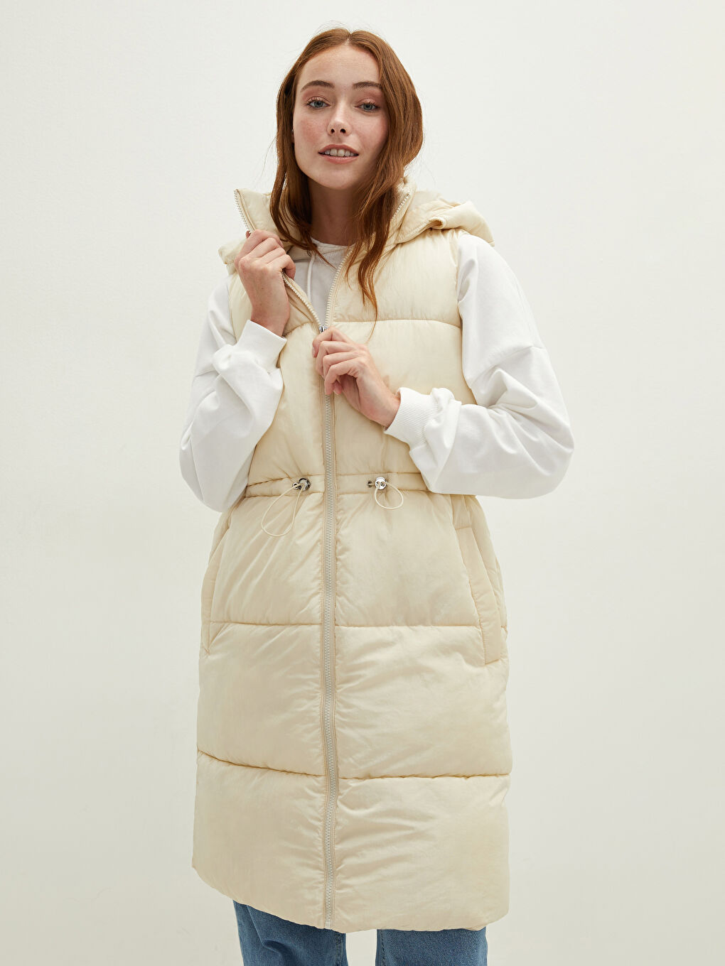 Hooded Collar Regular Sleeveless Pocket Detailed Women's Down Vest-2
