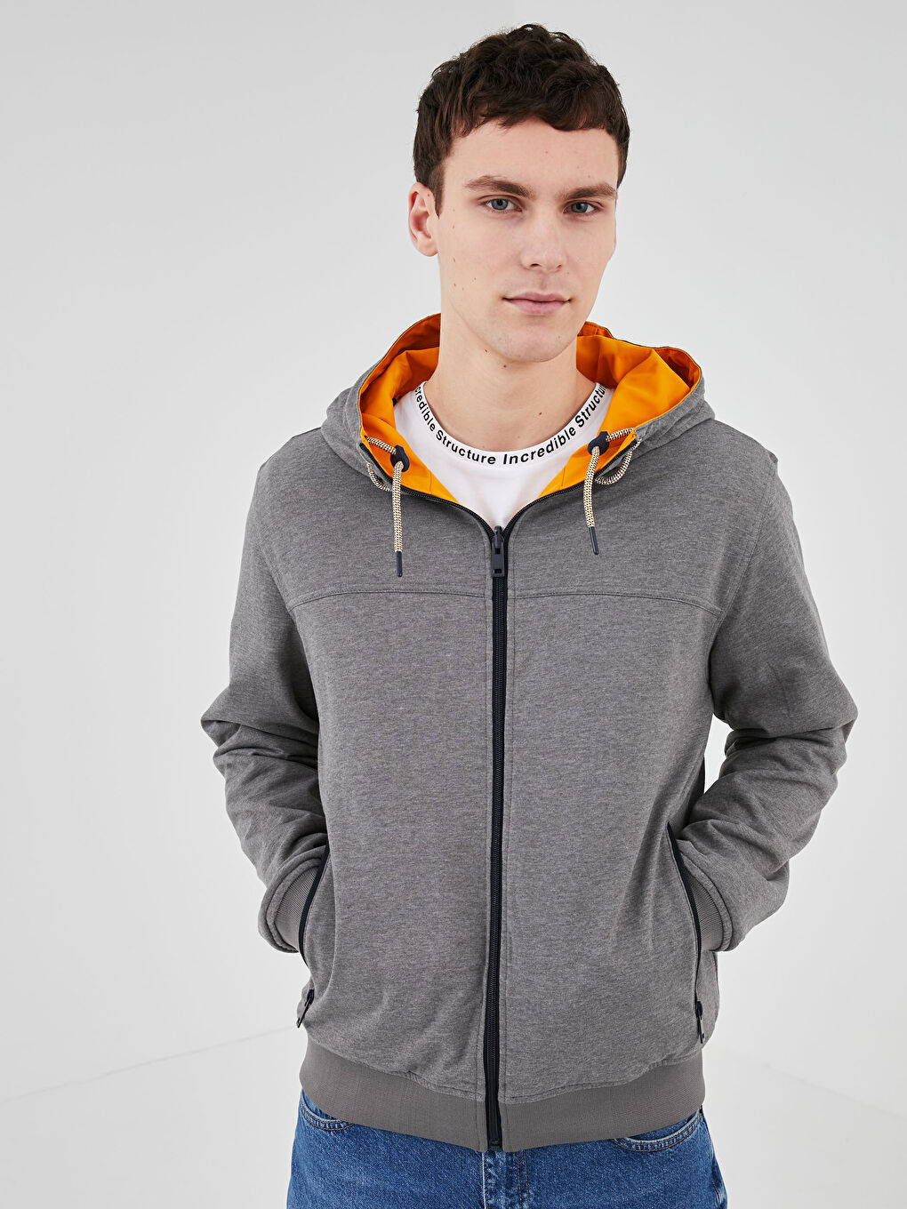 Стандартный крой, тонкий мужской дождевик с капюшоном