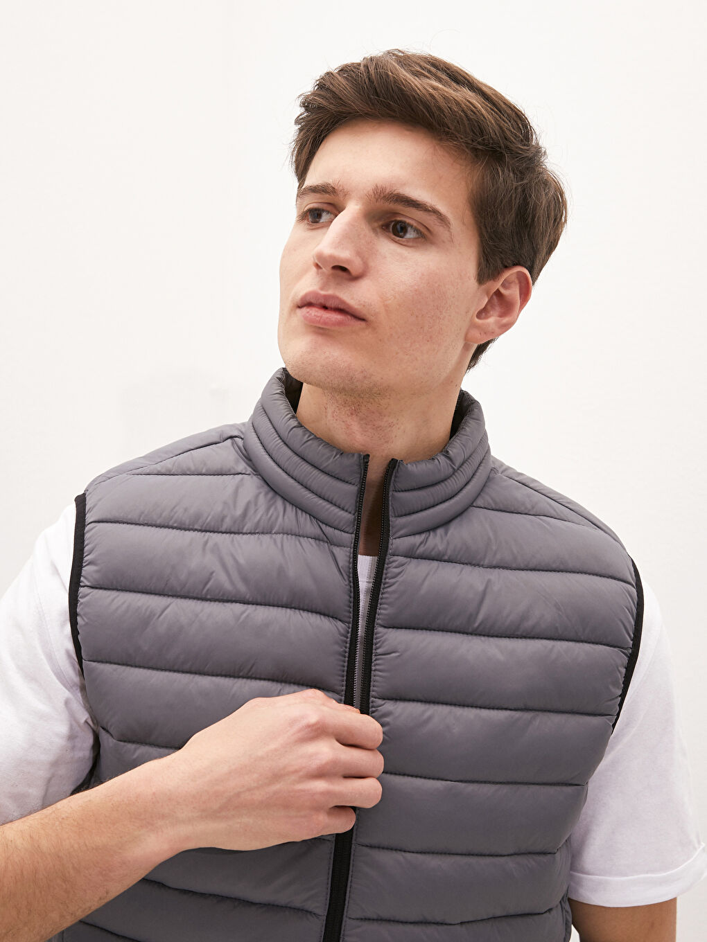 Gri Slim Fit Dik Yaka Erkek Şişme Yelek-3